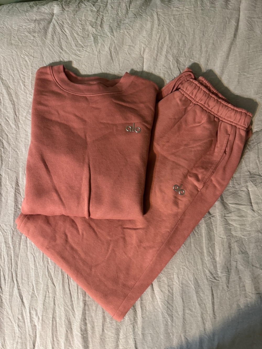 Alo Accolade Terra Cotta Sweat Set - Picture 2 of 6